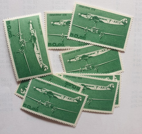 9 timbres à 50 Francs
